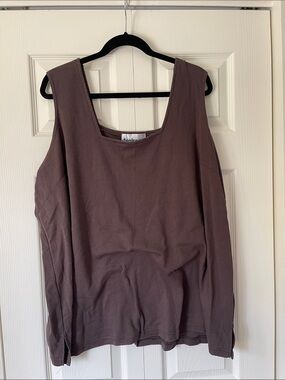 Women’s Sleeveless Square-Neck Tank Top - Brown